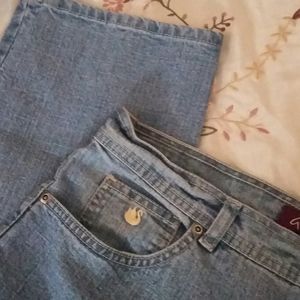 Gloria Vanderbilt jeans
